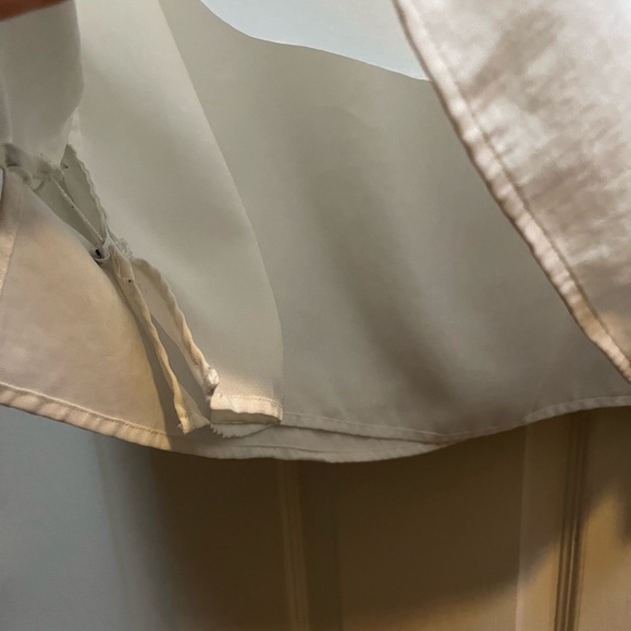 Banana Republic Clip Front Blouse - Picture 4 of 5